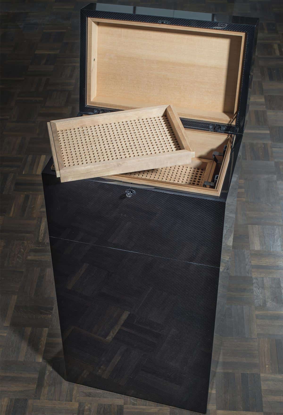 GERBER Humidor Monolith Luxury furniture with an electronic humidifer